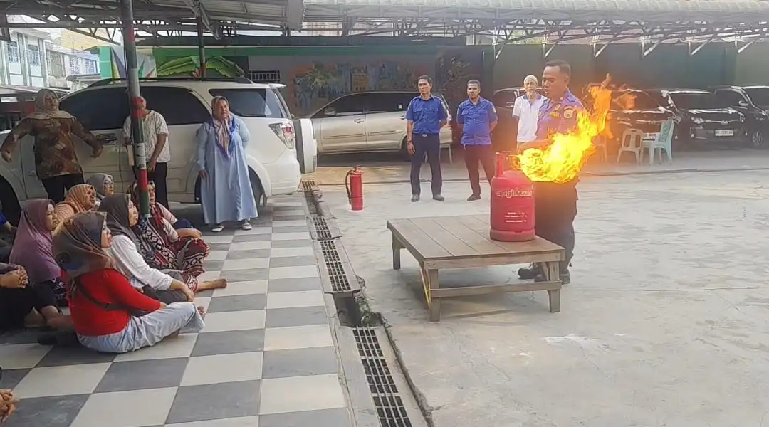 Perdana di Sumut, Pegawai Dapur SPPG Padangsidimpuan Ikuti Pelatihan Mitigasi Kebakaran