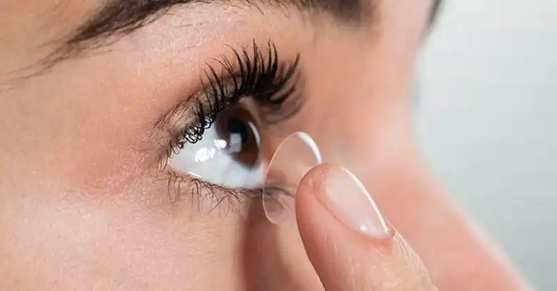 Softlens: Gaya, Fungsi, dan Cara Aman Menggunakannya untuk Kesehatan Mata