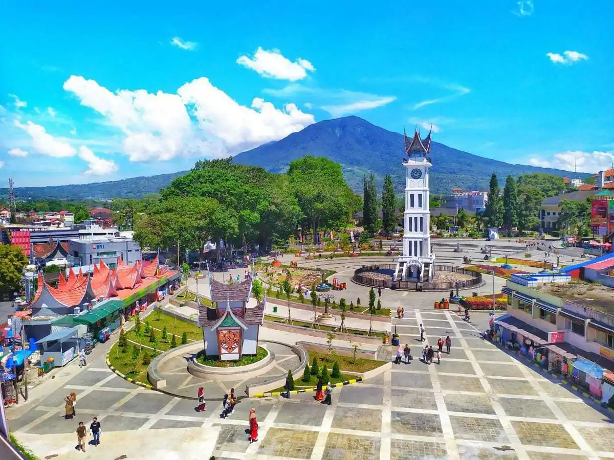 Sejarah Jam Gadang Bukittinggi: Ikon Legendaris Sumatera Barat, Hadiah Ratu Belanda & Mesin Kembar Big Ben