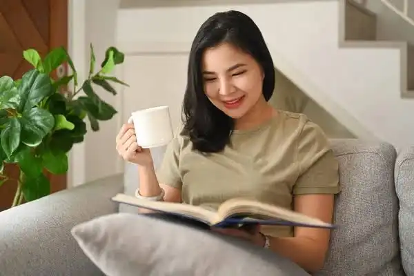 Minum Teh Sore Sambil Bersantai, Dari Kebiasaan Biasa hingga Momen Me Time