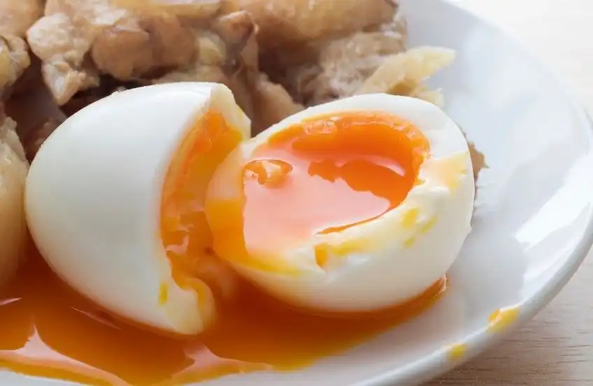Telur Setengah Matang: Lezatnya Bikin Nagih, Tapi Amankah untuk Kesehatan?