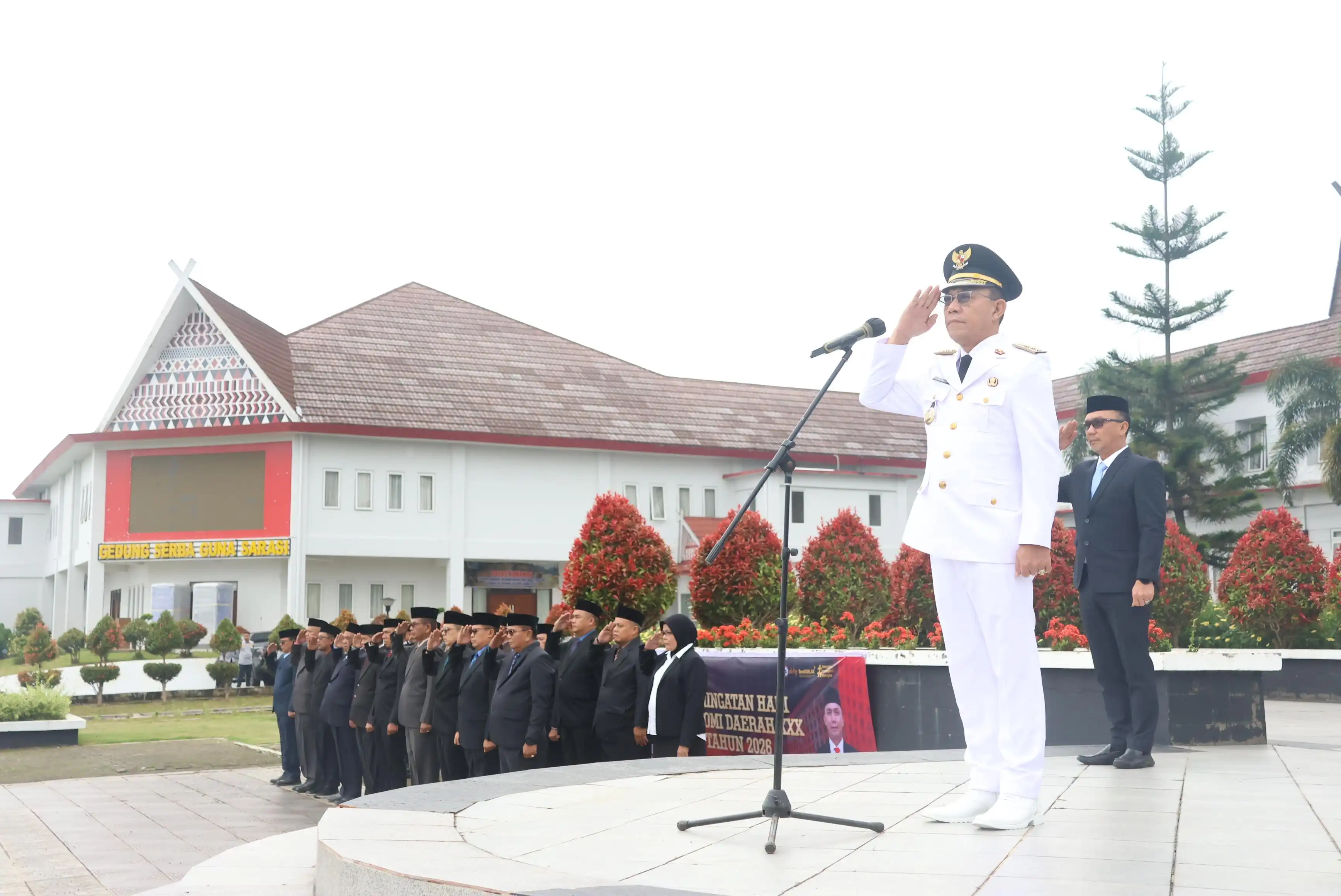 Bupati Tapsel Jadi Inspektur Upacara Peringatan Hari Otonomi Daerah ke-30 Tahun 2026