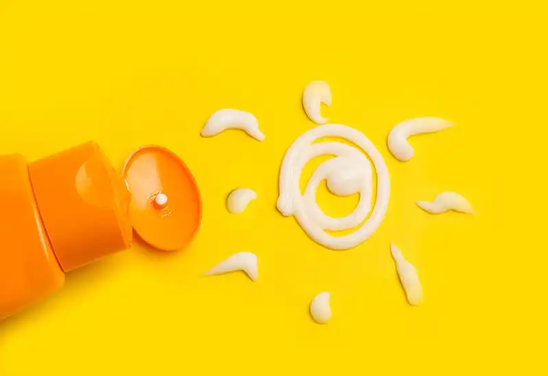 Mengapa Sunscreen Tetap Dibutuhkan Meski Berada di Dalam Ruangan?