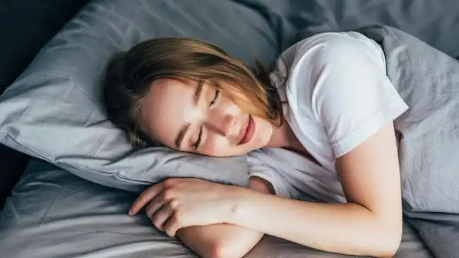 Mitos atau Fakta: Begadang Bisa Diganti dengan Tidur Siang?