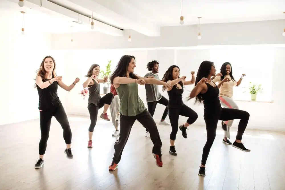 Zumba vs Senam Aerobik, Mana yang Lebih Efektif untuk Menjaga Kebugaran?