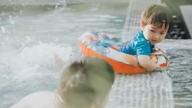 Tak Hanya Main Air, Ini 7 Manfaat Berenang untuk Tumbuh Kembang Anak