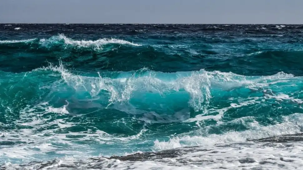 Kenapa Bulan Bisa Memengaruhi Pasang Surut Air Laut? Ini Penjelasannya