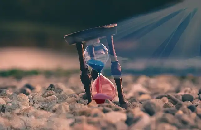 Kenapa Hidup Terasa Cepat Tapi Kita Tidak Kemana-mana?