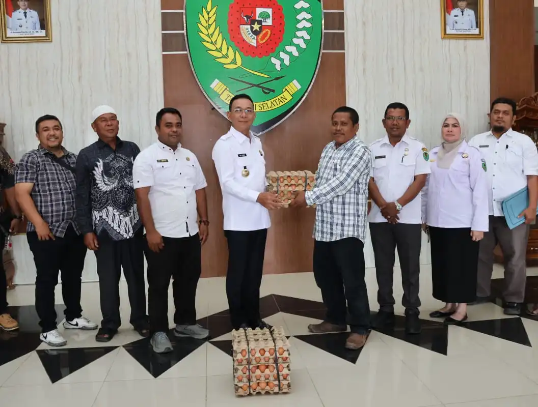Bupati Gus Irawan Dorong Gerakan Seribu Kandang Ayam Petelur untuk Perkuat Ketahanan Pangan Tapsel