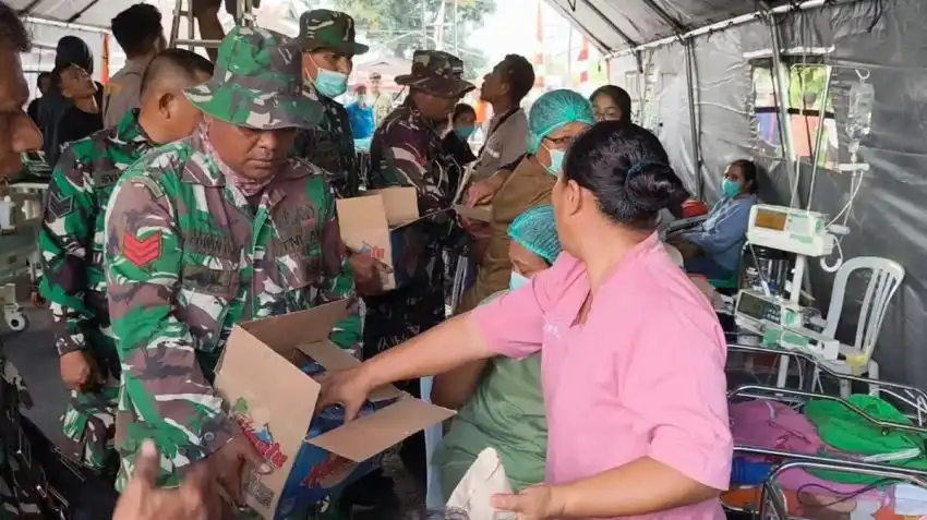 Gempa M7,7 Guncang Flores NTT, 1.267 Personel TNI Dikerahkan Tangani Dampak Bencana