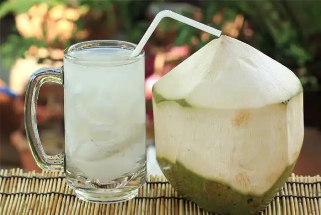 Air Kelapa dan Kalium: Benarkah Minuman Segar Ini Baik untuk Tubuh?