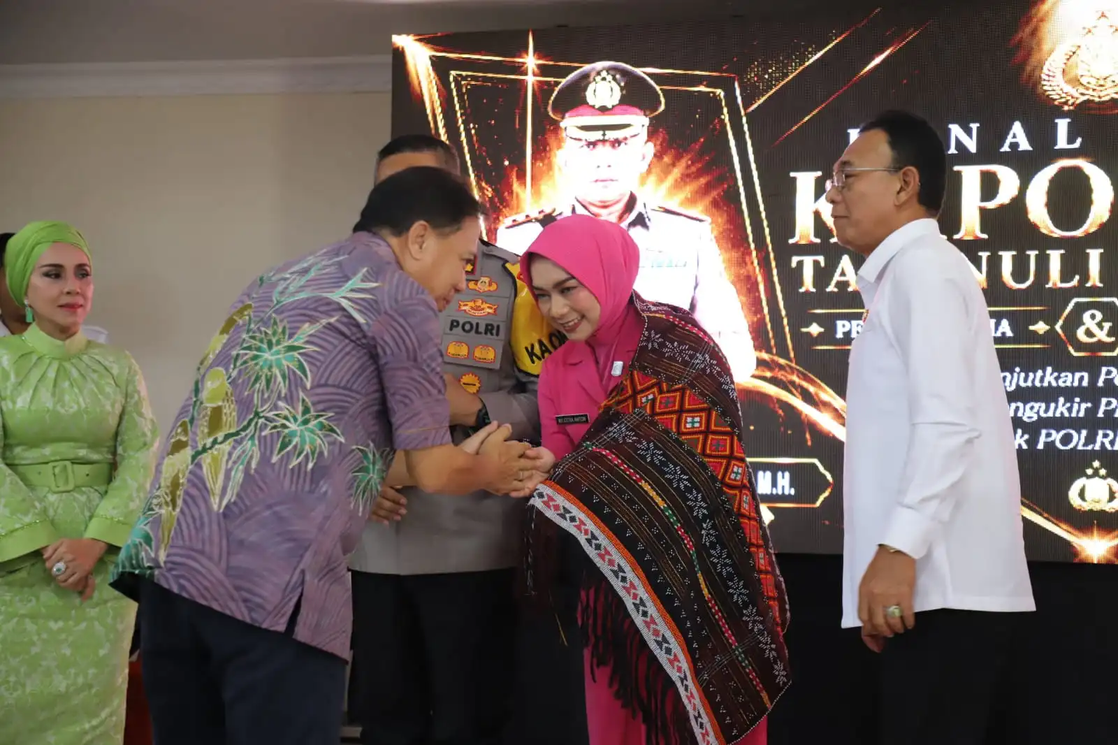 Bupati Tapsel Sambut Kapolres Baru, Tegaskan Pentingnya Sinergi Dukung Pemulihan Pascabencana dan Keamanan Daerah