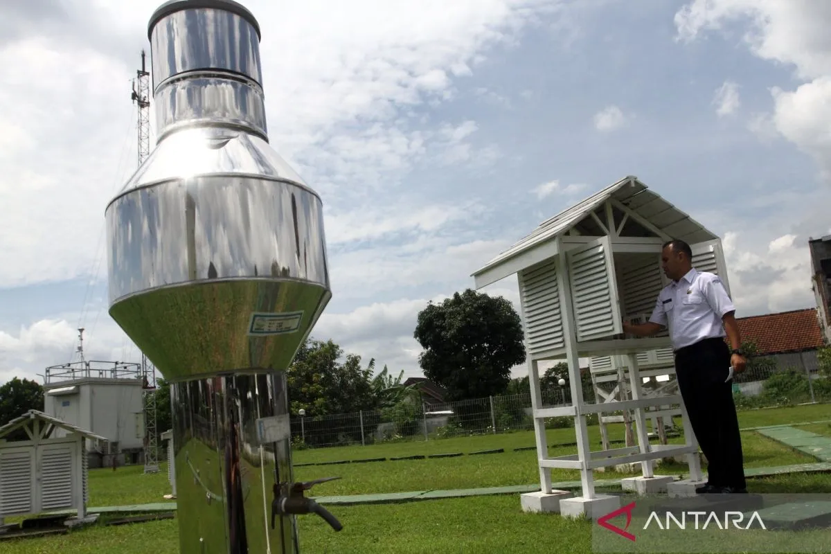 BMKG: Cuaca Indonesia Masih Didominasi Hujan dengan Intensitas Beragam