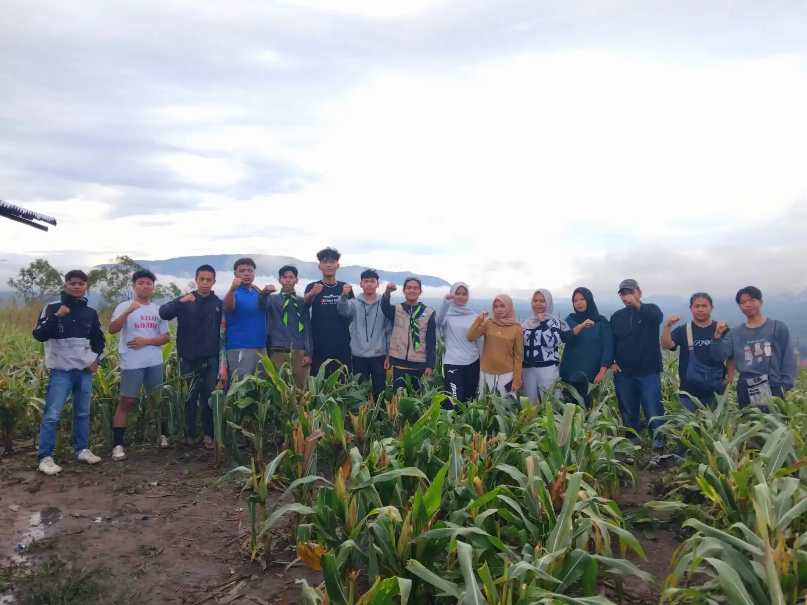 LEPPAMI HMI dan Komunitas Alam Gelar Go Green di Bukit Palopat, Soroti Ancaman Banjir dan Longsor