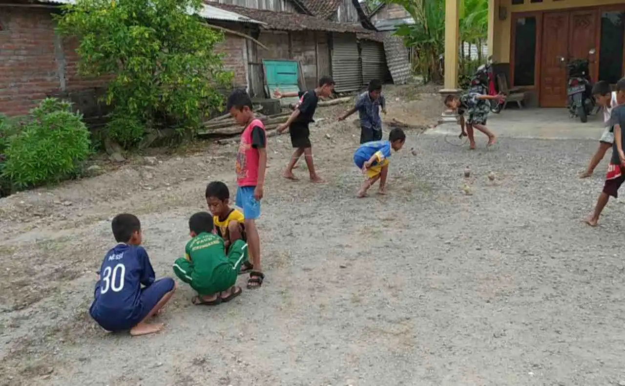 Aktivitas Anak-Anak Desa yang Kini Mulai Berubah