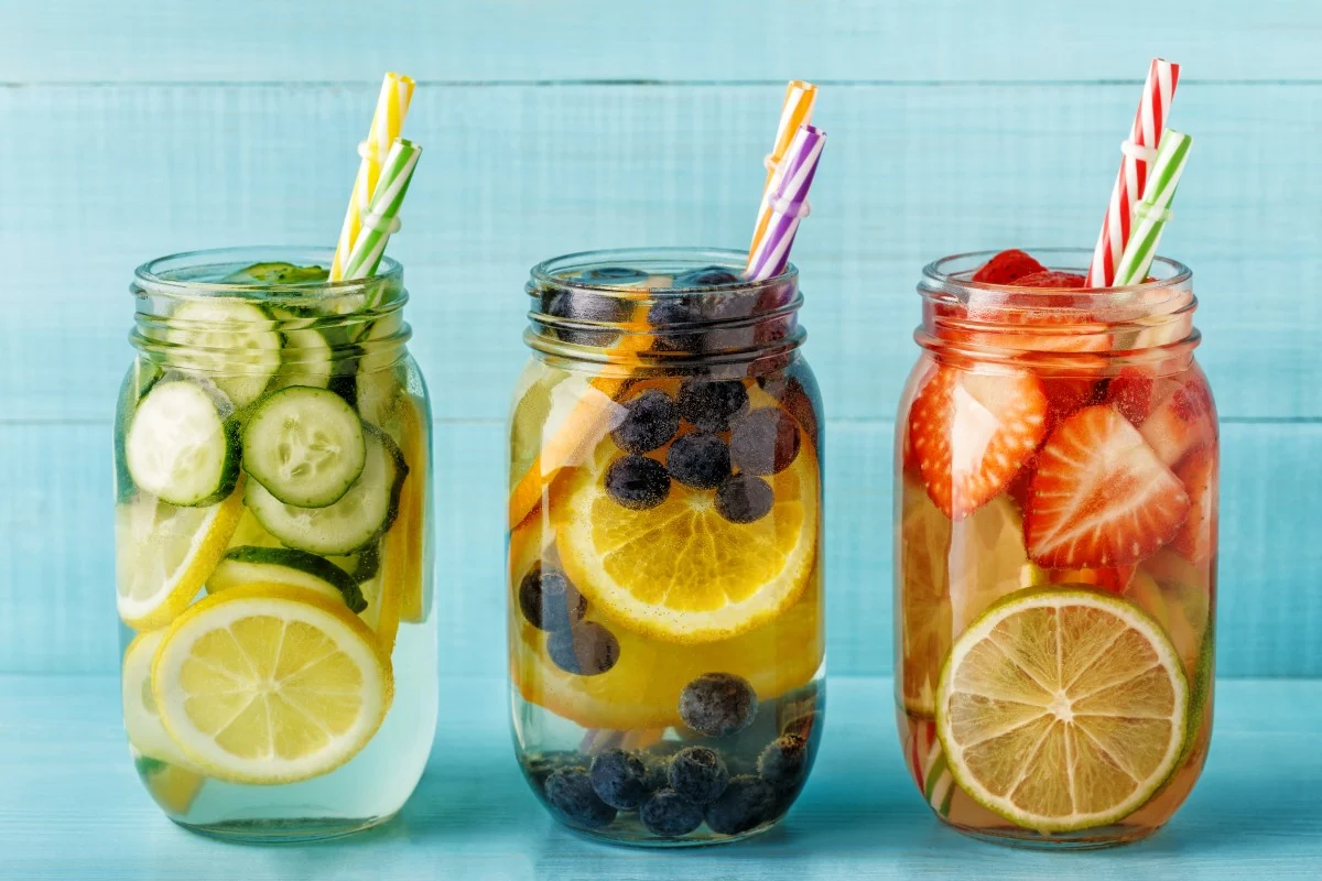 Cara Membuat Infused Water yang Menyegarkan dan Menyehatkan di Rumah