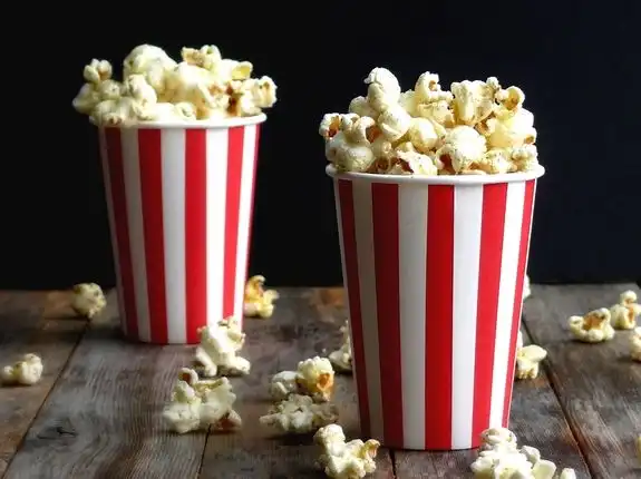 Tak Perlu ke Bioskop, Ini Cara Mudah Merakit Popcorn Rumahan yang Gurih dan Nagih