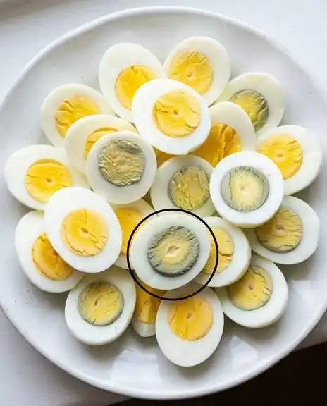 Telur Rebus Bisa Memiliki Lingkaran Hijau di Kuningnya, Ini Penyebabnya