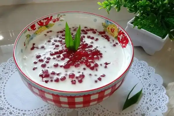 Sagu Mutiara: Si Merah Muda Kenyal yang Tetap Eksis di Tengah Gempuran Tren Boba