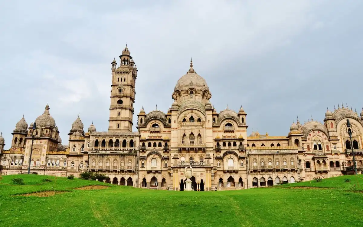 5 Fakta Unik Istana Laxmi Vilas, Permata Arsitektur Megah di India