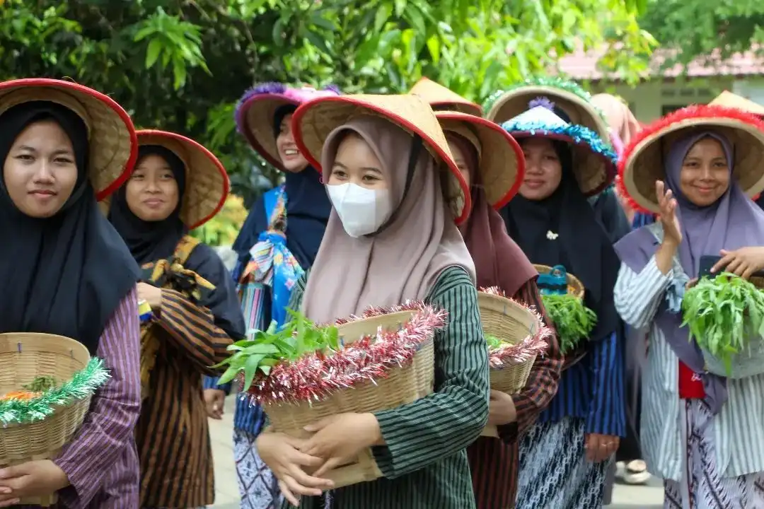 Adat dan Generasi Muda: Bagaimana Menjaga Warisan Leluhur?