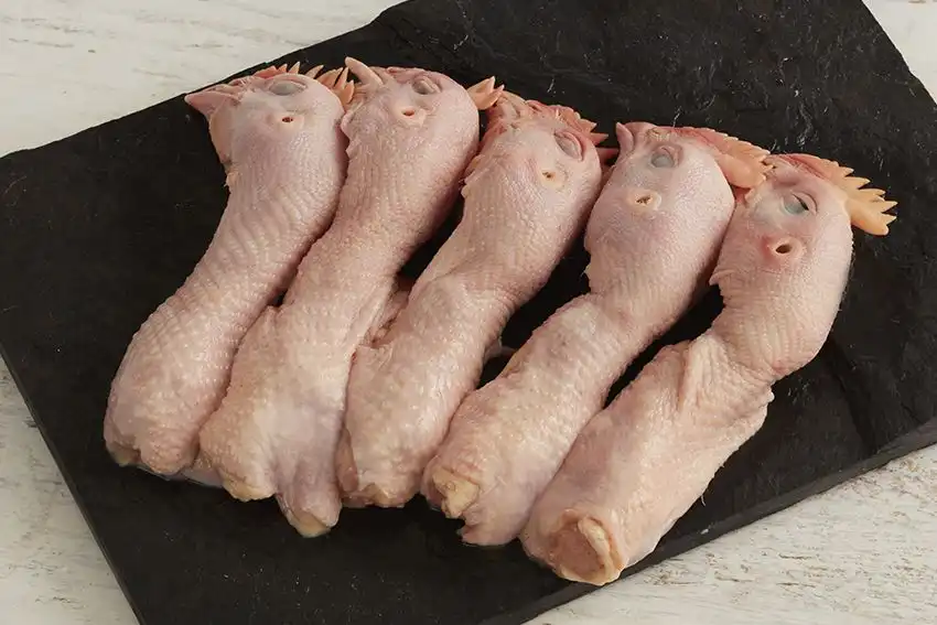 Mengapa Makan Kepala Ayam Terasa Begitu Nikmat? Ini Alasannya