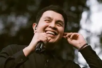 Mengenal Perjalanan Karier Tulus di Dunia Musik