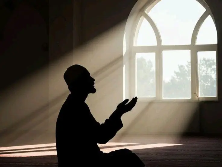 Apa Hukum dari I'tikaf? Berikut Penjelasan dan Keutamaannya