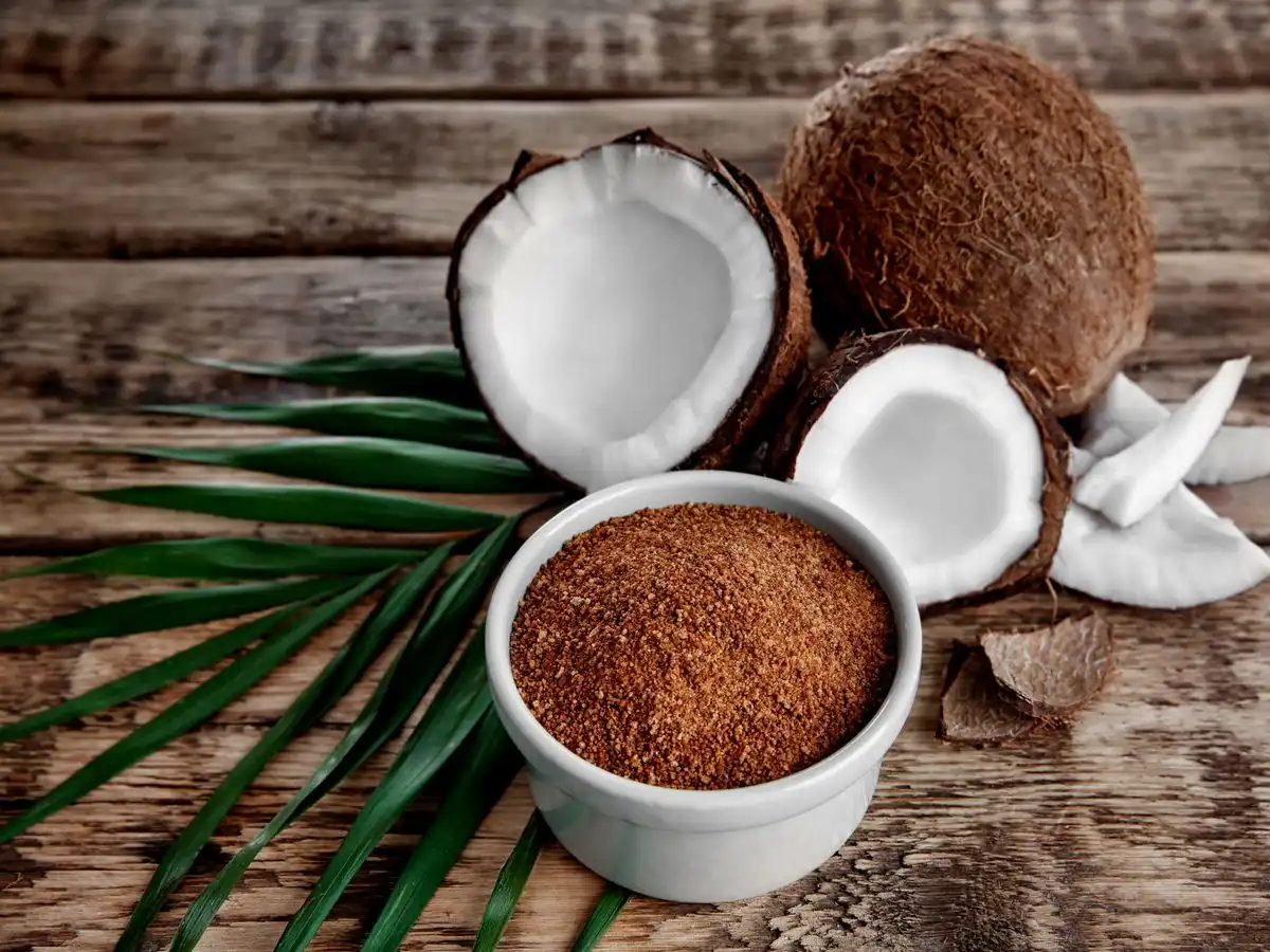 Kelapa: Si Serbabisa dari Sabut Sampai Santan