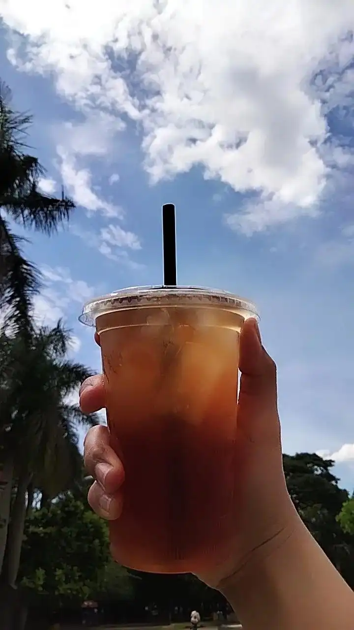 Bolehkah Minum Air Dingin Saat Cuaca Panas? Ini Penjelasannya