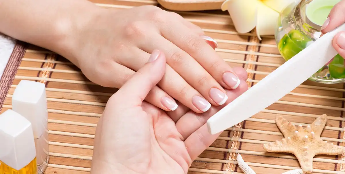 Ritual Mani-Pedi: Bukan Cuma Soal Kuku Cantik, Tapi Soal Menjaga Kewarasan
