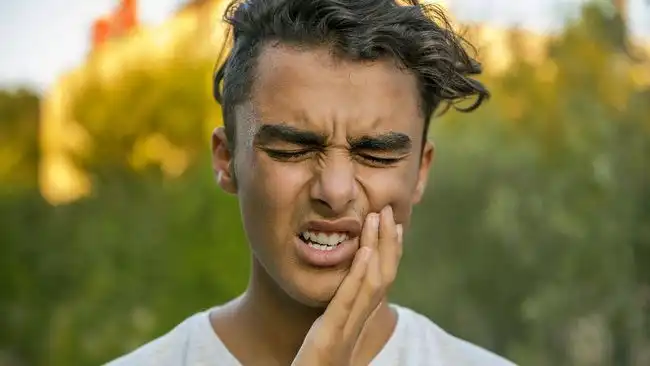 5 Daun yang Bisa Membantu Meredakan Sakit Gigi, Bahan Alami di Rumah