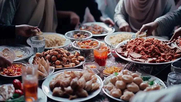 Hindari 6 Makanan Ini Saat Buka Puasa agar Tidak Lemas dan Kembung