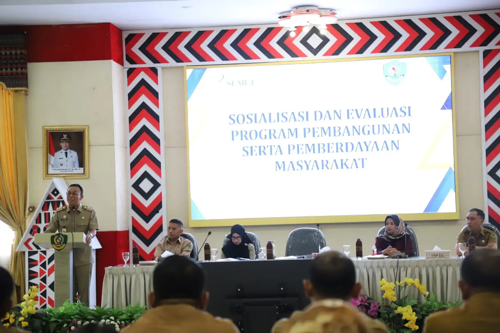 Bupati Tapsel Ajak Camat dan Kepala Desa Sukseskan KUR Berkah Bunga 0 Persen untuk Lawan Rentenir