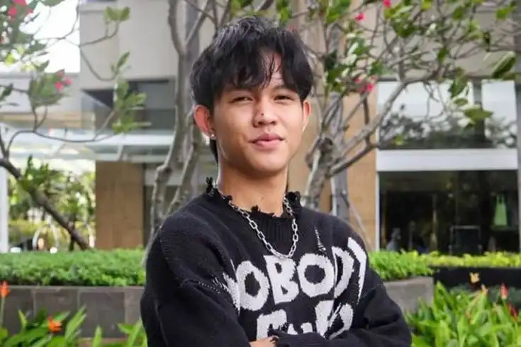 "Sembuh Tanpaku": Cara Fajar Noor Merayakan Penyesalan Paling Deep Tahun Ini