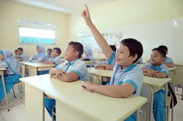 Cerdas Tanpa Harus Kaku: Cara Upgrade Otak Tanpa Jadi "Robot Belajar"