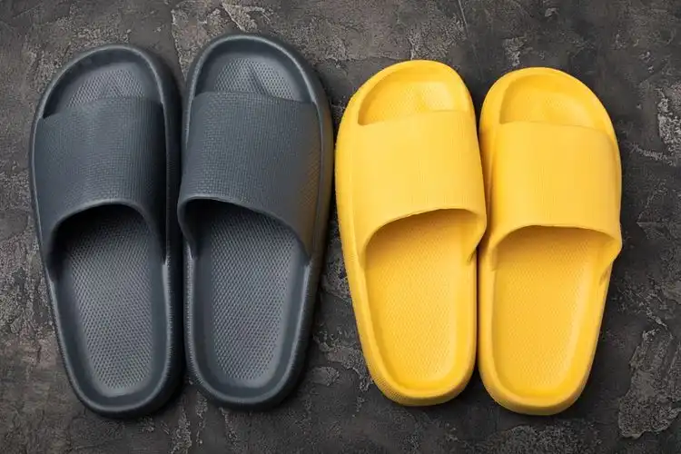 Trik Jitu Biar Sendal Karet yang Kamu Beli Online Gak Kegedean