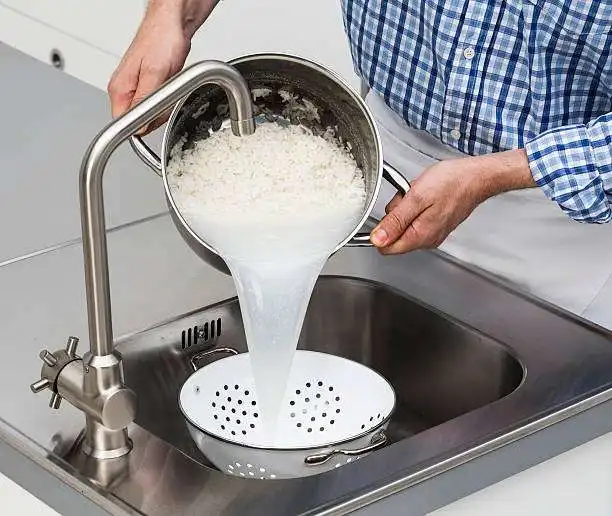 Fakta Menarik Air Cucian Beras untuk Wajah Glowing Maksimal