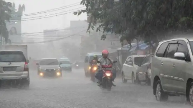 Peringatan Dini BMKG 13 September 2026: Waspada Hujan Lebat & Angin Kencang