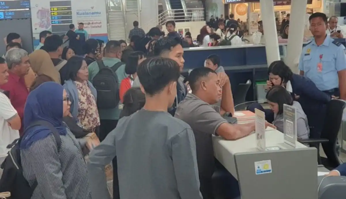 49 Penerbangan Kualanamu Dibatalkan Imbas Abu Vulkanik Gunung Anak Krakatau