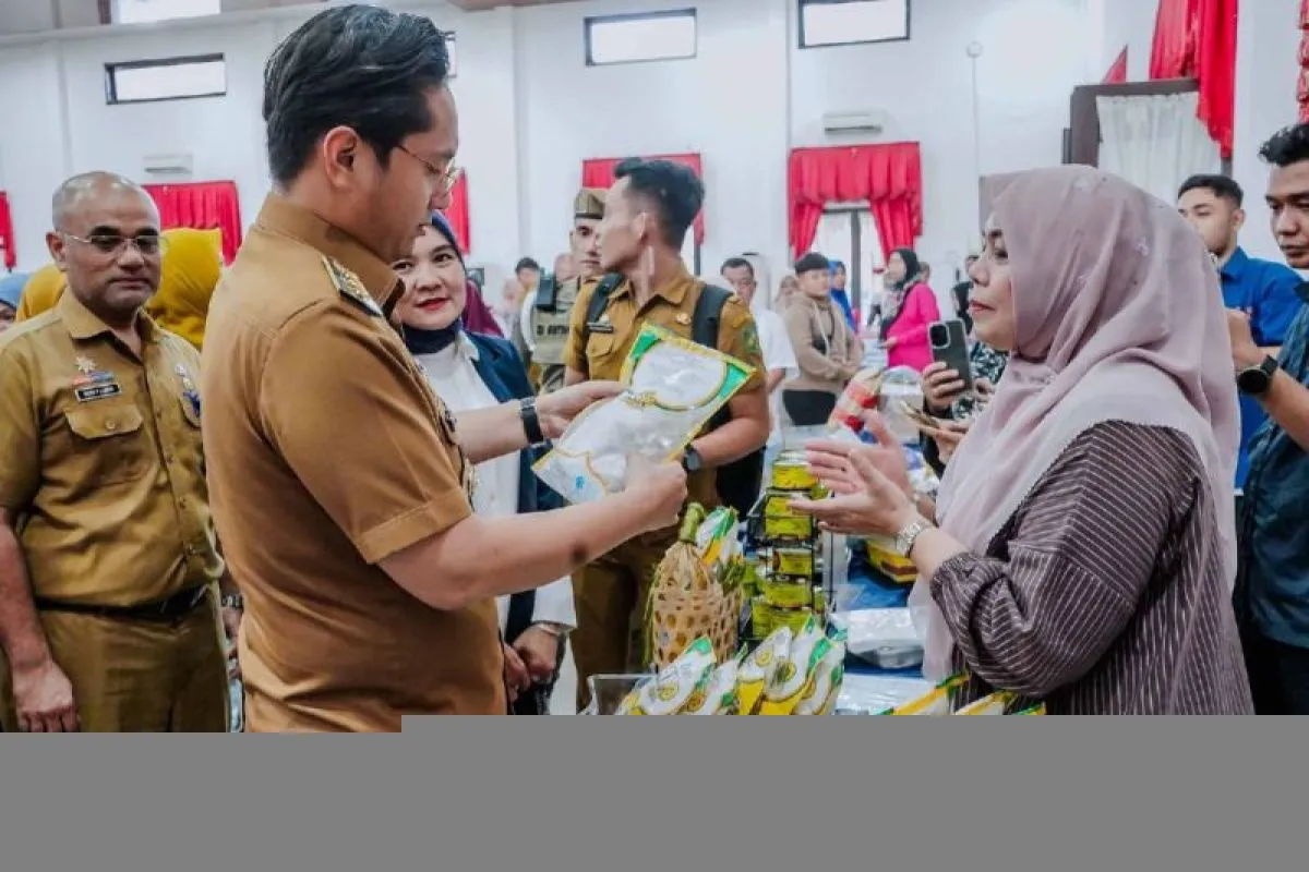 UMKM, Sertifikasi Halal, Ekonomi Daerah, Pemkot Medan, Wali Kota Medan, Pengembangan Usaha, Pemberdayaan UMKM, Industri Halal, Sumatera Utara