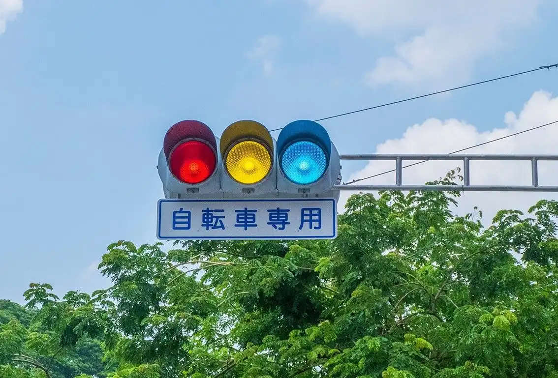 Kenapa Lampu Lalu Lintas di Jepang Terlihat Biru? Ini Penjelasan Bahasa dan Sejarahnya