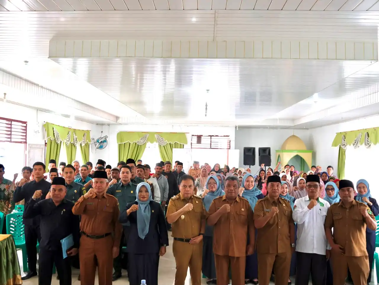 Pemkab Tapanuli Selatan Gelar Sidang Isbat Nikah Terpadu, 81 Pasangan Suami Istri Peroleh Kepastian Hukum