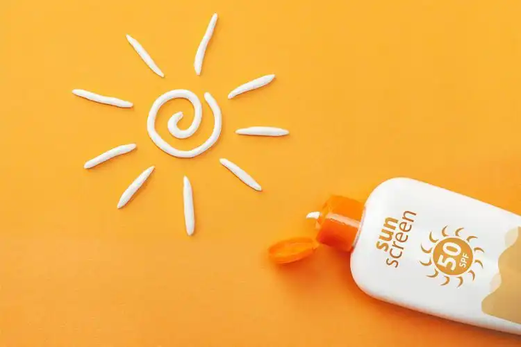 Perlukah Menggunakan Sunscreen Saat Mendung?