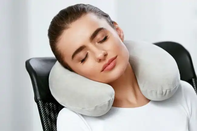 Tips Memilih Bantal yang Nyaman untuk Kesehatan Leher
