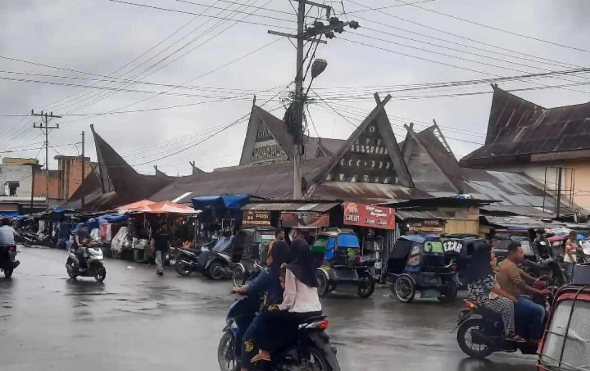 Pemkab Padanglawas Siapkan Fasilitas KUR bagi Pedagang yang Direlokasi ke Pasar Baru
