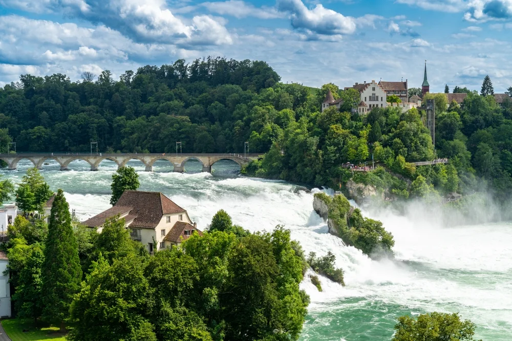 Liburan ke Swiss? Jangan Lewatkan 9 Tempat Indah Ini