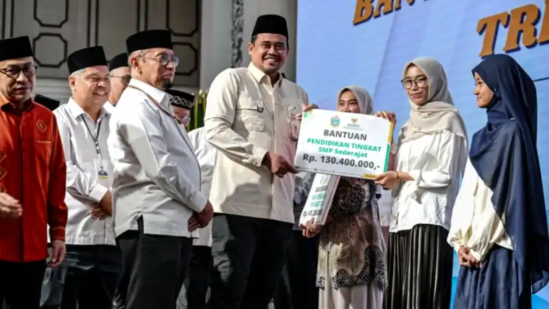 Gubernur Bobby Nasution Salurkan ZIS Rp3,5 Miliar ke 5.051 Penerima Manfaat
