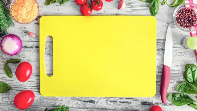 Kapan Harus Mengganti Talenan Plastik di Dapur? Ini Tandanya