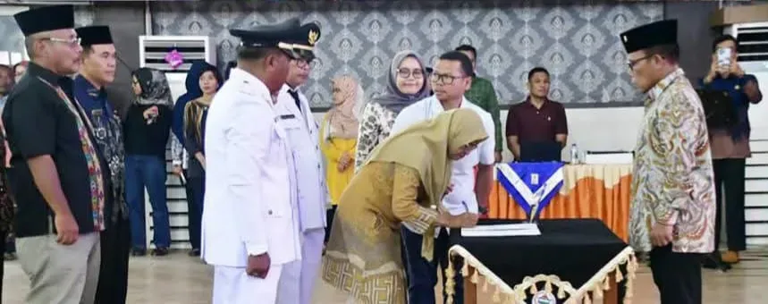 Bupati Tapteng Masinton Pasaribu Lantik 23 Pejabat, Tekankan Percepatan Pemulihan Pascabencana